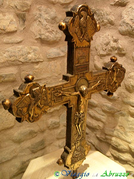 19-P4013200+.jpg - 18-P4013200+.jpg - Abbazia di S. Maria di Ronzano: Croce processionale  del XIV secolo.